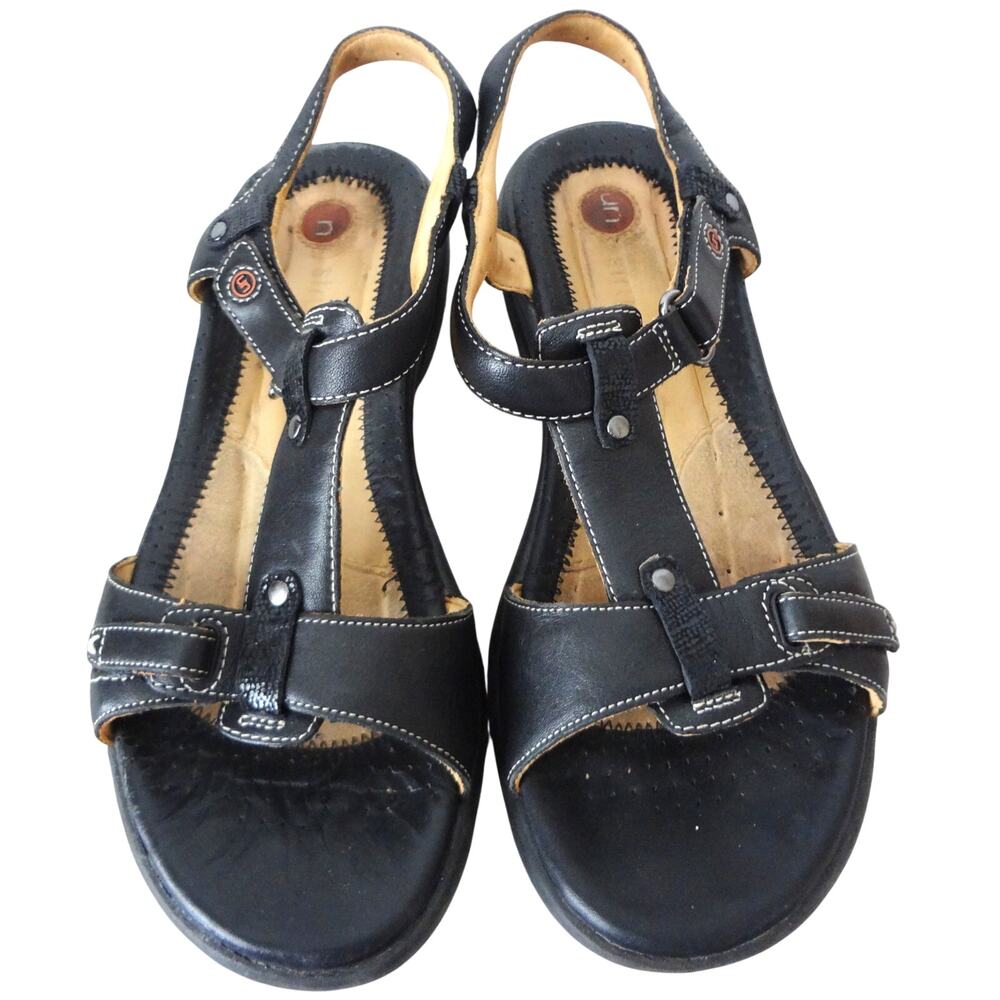 CLARKS Unstructured Black Leather T Strap Sandals 7.5 Flat Open Toe Hook Loop